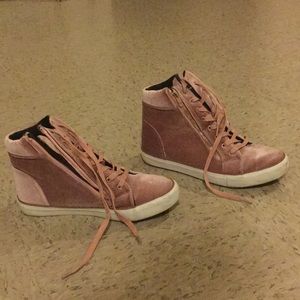 Pink velvet sudé sneakers